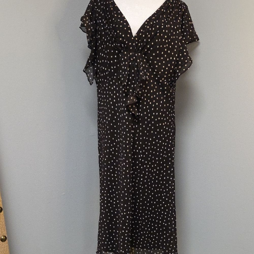 Black and White Ruffled Midi Dress with V-Neck